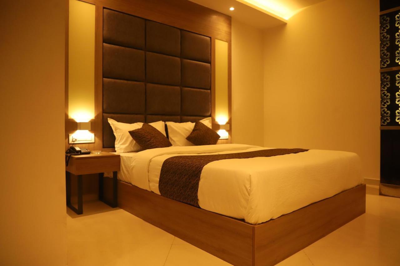 Hotel Sai Pritam Mumbai Ngoại thất bức ảnh