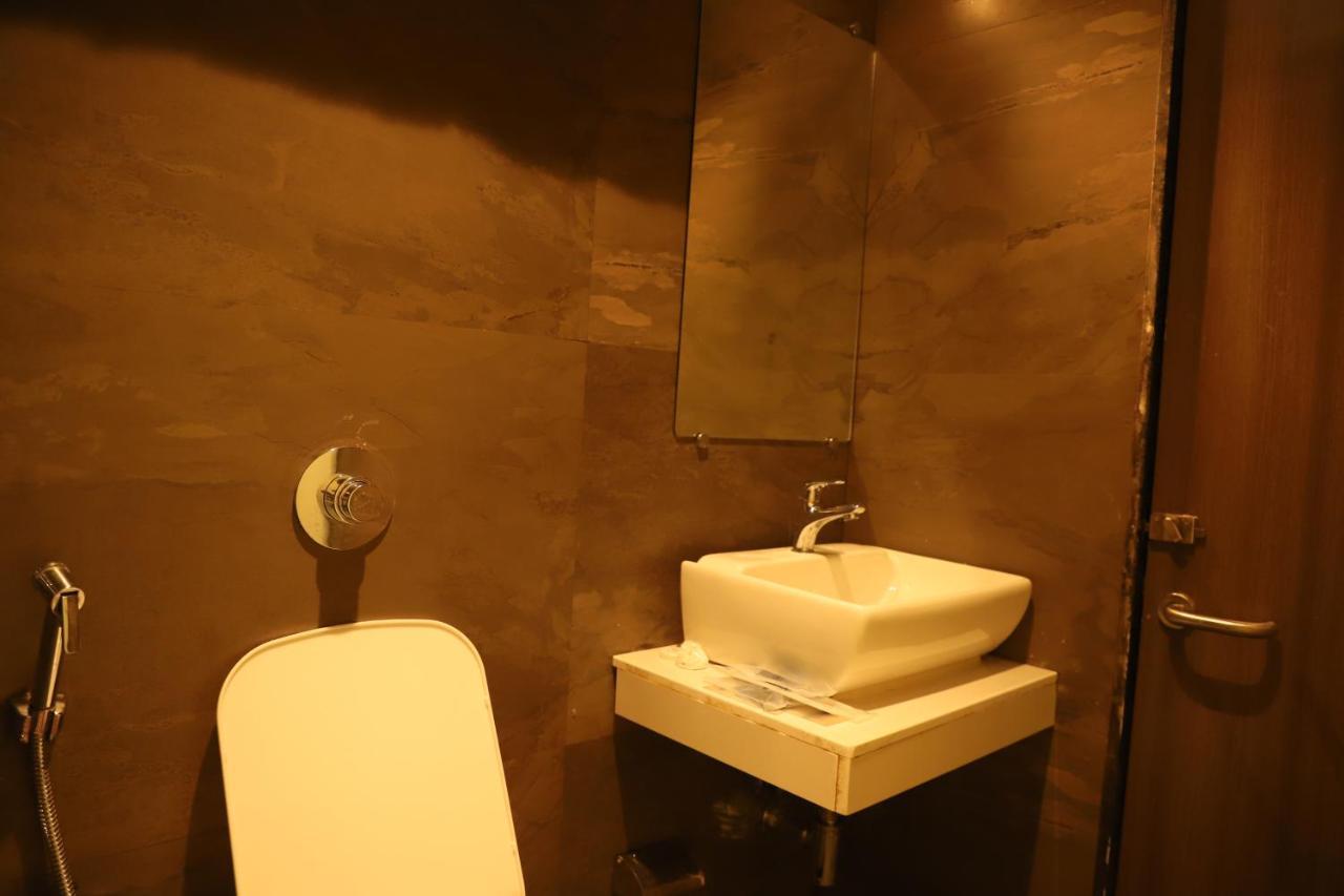 Hotel Sai Pritam Mumbai Ngoại thất bức ảnh