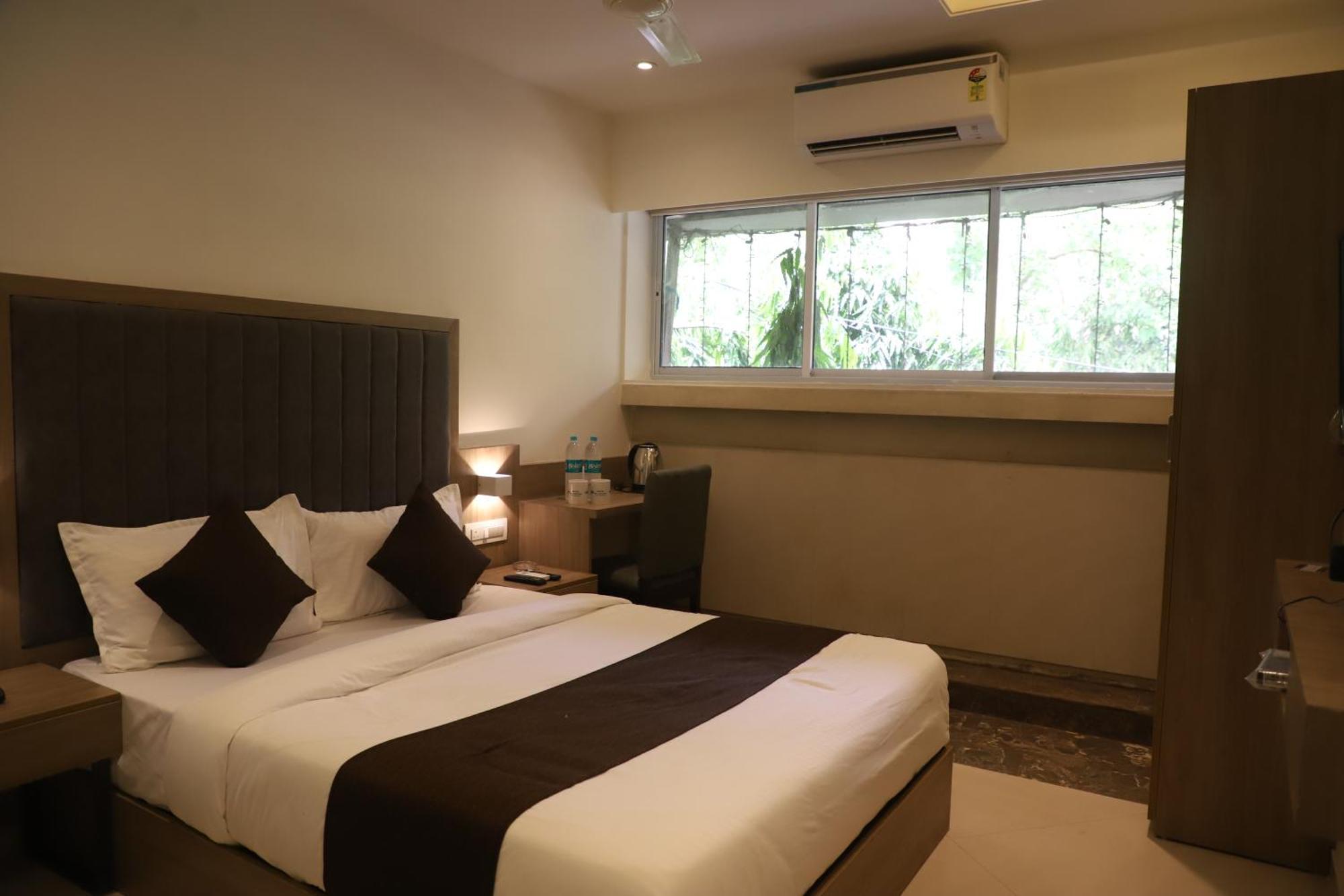 Hotel Sai Pritam Mumbai Ngoại thất bức ảnh