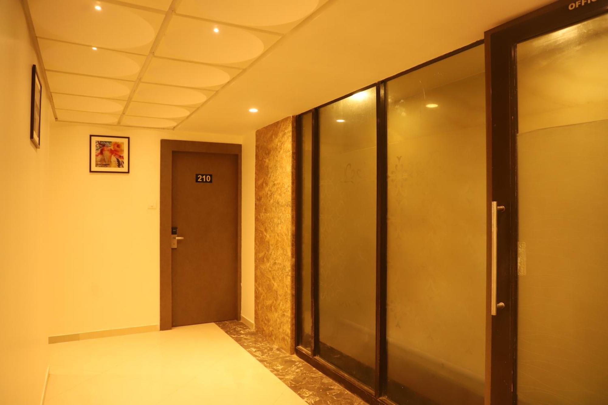 Hotel Sai Pritam Mumbai Ngoại thất bức ảnh